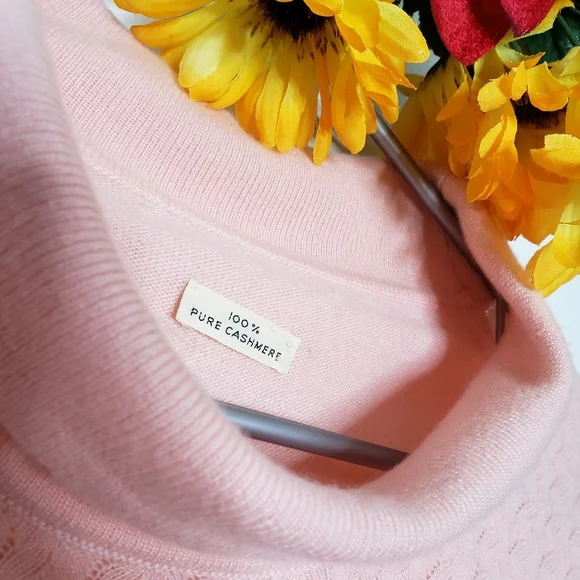 100%Pure Cashmere Light Pink Crop Top Sweater Turtleneck Textured Spring Luxury